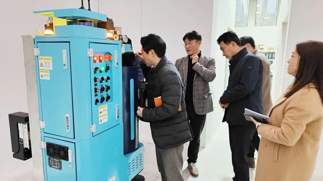 欢迎韩国纳路考察CA88科技,共同探索涂料与智能施工融合新路径(图3) 欢迎韩国纳路考察CA88科技,共同探索涂料与智能施工融合新路径(图3)